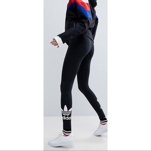 Adidas Orignals Leggings w/ Trefoil logo